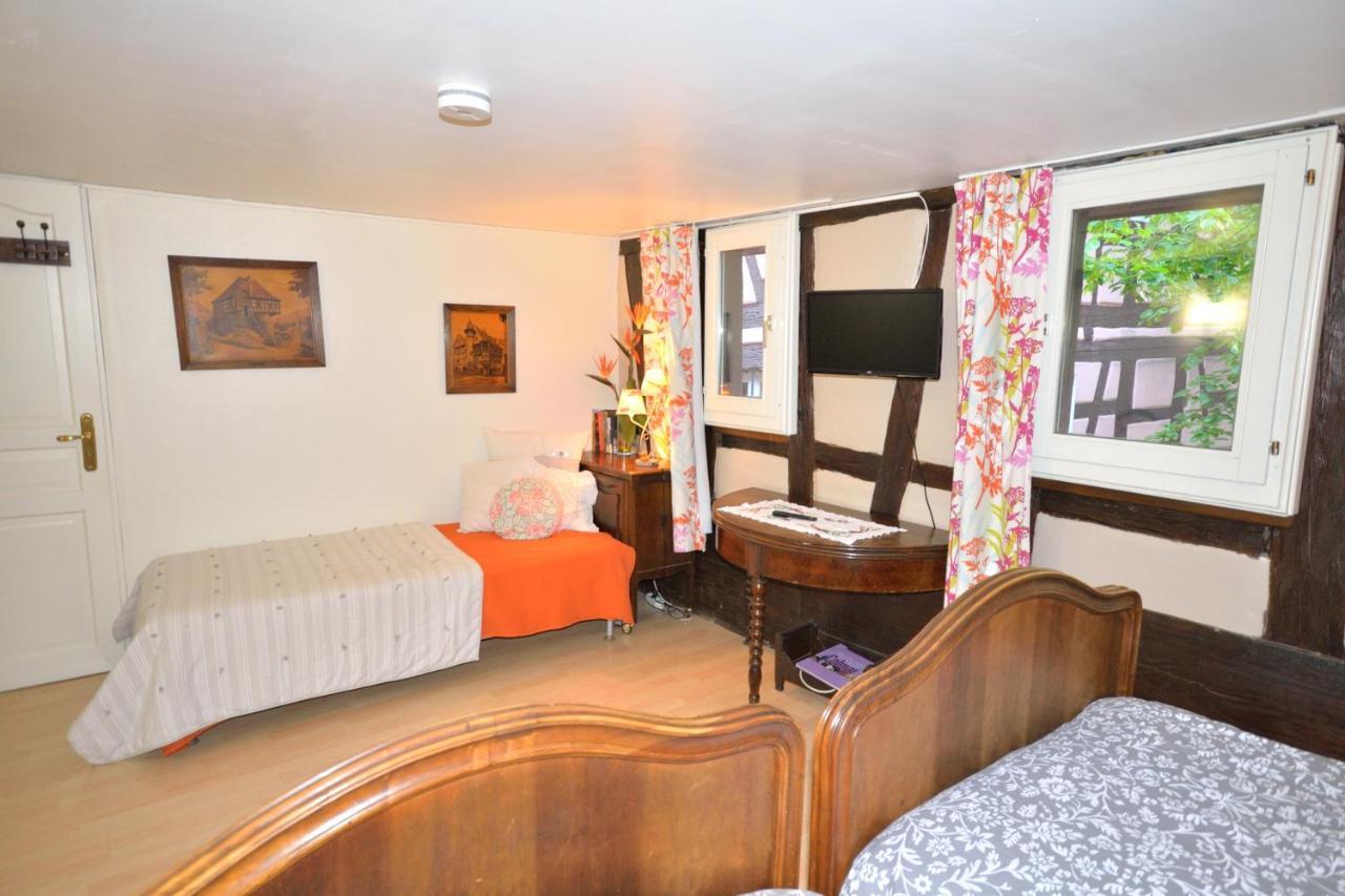 Chez Cecile Bed And Breakfast Chez Le Vigneron Colmar Esterno foto